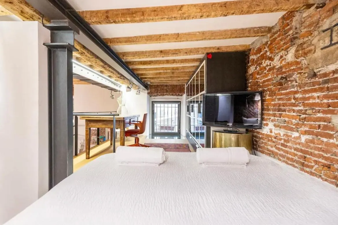 Loft Di Design Nel Cuore Di Milano דירה מילאנו